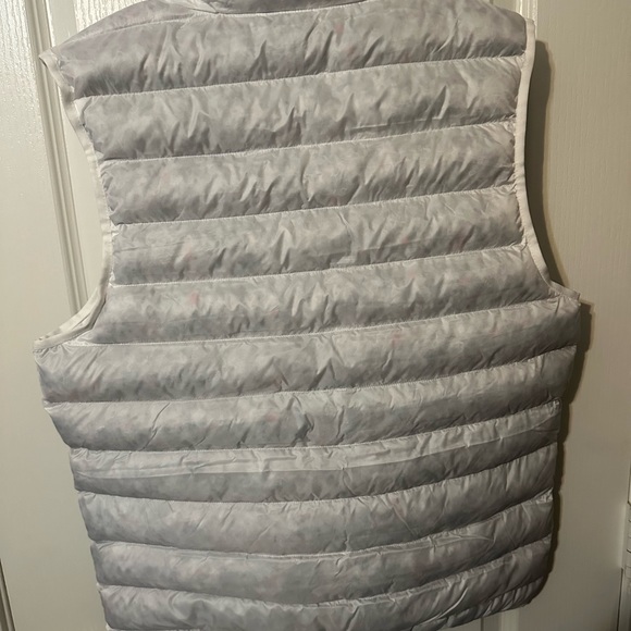 Adidas Originals Sleeveless Puffer Vest Men's Large HK7539 ESS+ SUST Vest Jacket - Picture 4 of 7